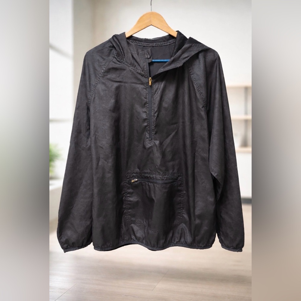 LIGHTWEIGHT BLACK WIND BREAKER / ANORAK APPROXIMATE SIZE LARGE